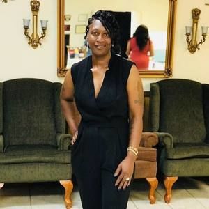 Meet your Posher, Yalanda